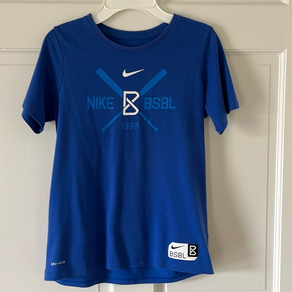 Nike Boys Athletic Tee Excellent Condition